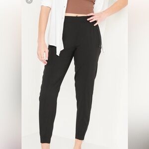 Black old navy  medium stretch tech jogger with ankle zippers